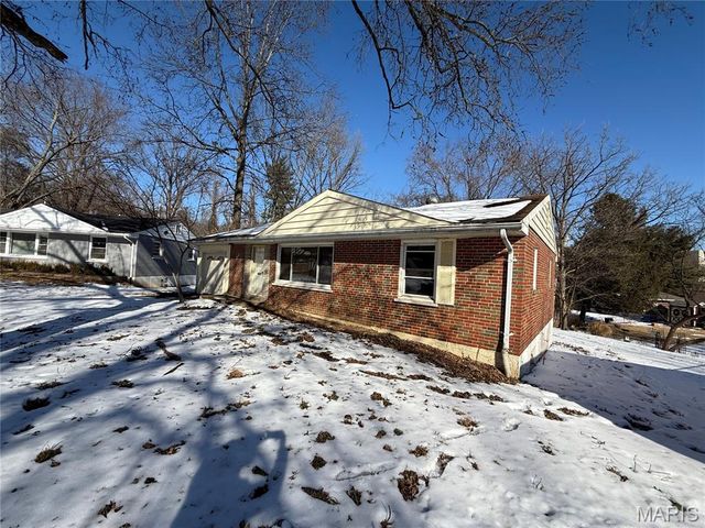 100 Florwood Court, St Louis, MO 63135