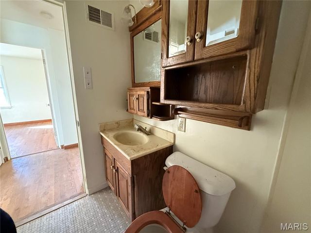 100 Florwood Court, St Louis, MO 63135