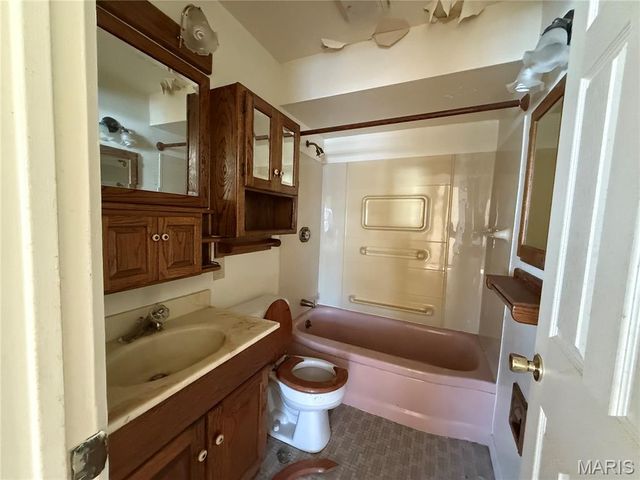 100 Florwood Court, St Louis, MO 63135