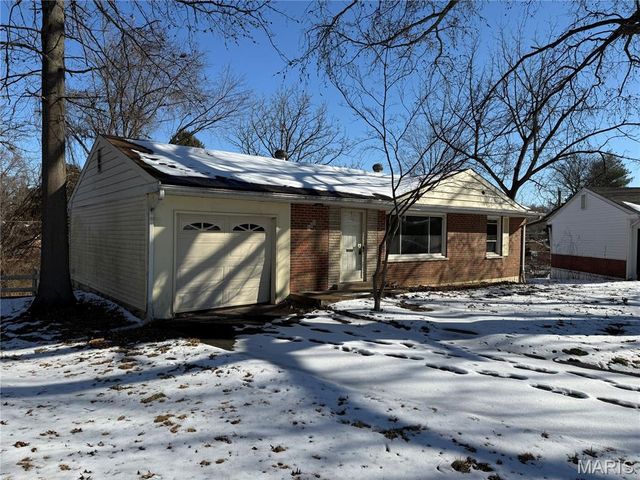 100 Florwood Court, St Louis, MO 63135