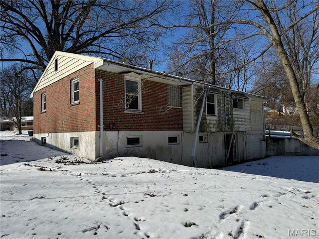 100 Florwood Court, St Louis, MO 63135