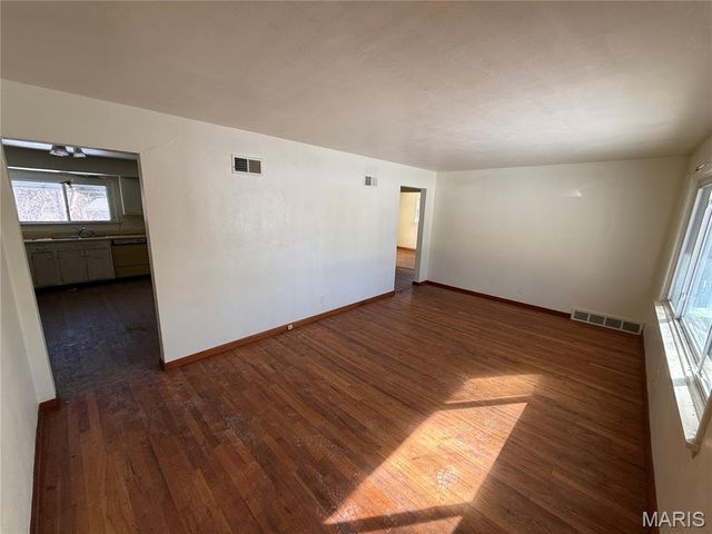 100 Florwood Court, St Louis, MO 63135