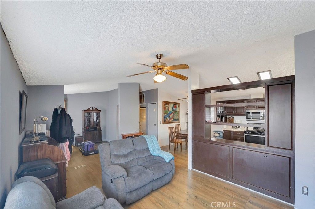Image 10 of property listing at 27361 Sierra 23, Canyon Country, CA 91351