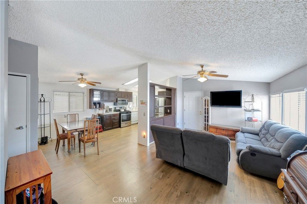 Image 11 of property listing at 27361 Sierra 23, Canyon Country, CA 91351