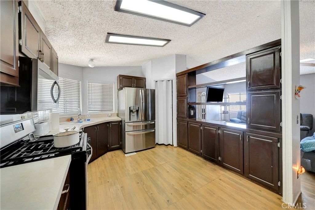Image 18 of property listing at 27361 Sierra 23, Canyon Country, CA 91351
