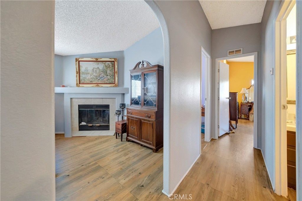 Image 19 of property listing at 27361 Sierra 23, Canyon Country, CA 91351