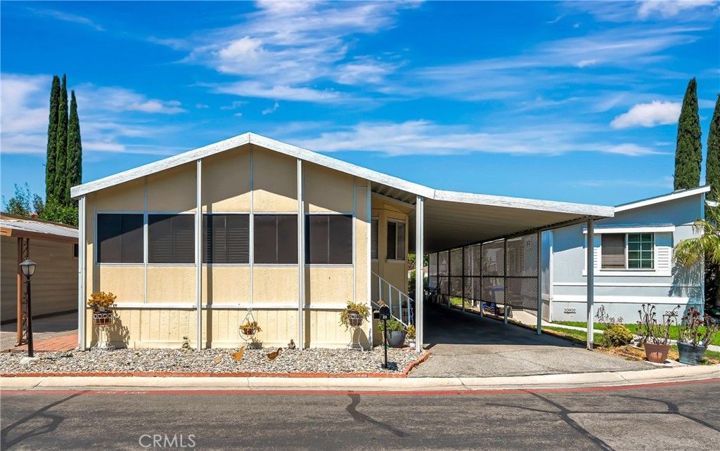 Image 2 of property listing at 27361 Sierra 23, Canyon Country, CA 91351