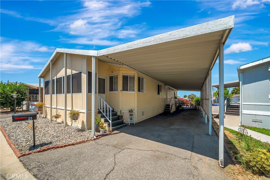 Image 4 of property listing at 27361 Sierra 23, Canyon Country, CA 91351