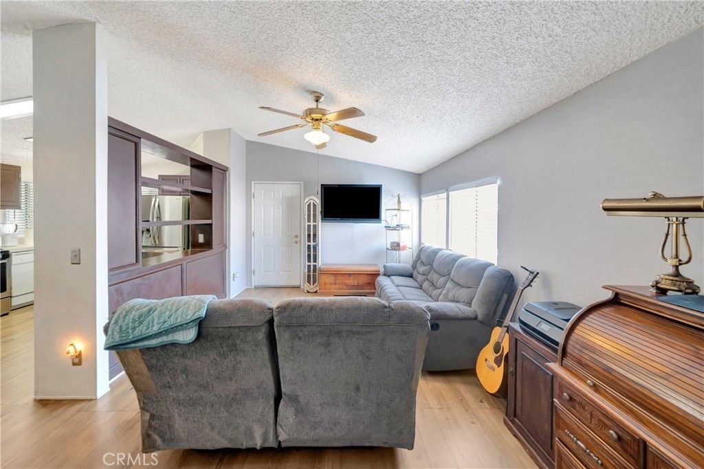 Image 6 of property listing at 27361 Sierra 23, Canyon Country, CA 91351