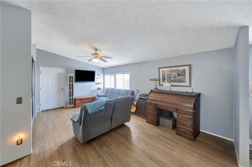 Image 8 of property listing at 27361 Sierra 23, Canyon Country, CA 91351