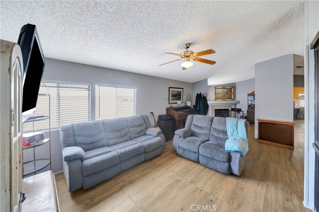 Image 9 of property listing at 27361 Sierra 23, Canyon Country, CA 91351