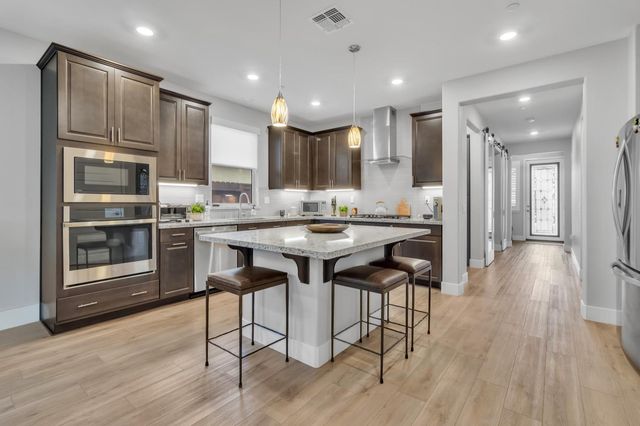 9067 Pomeroy Ln, El Dorado Hills, CA 95762