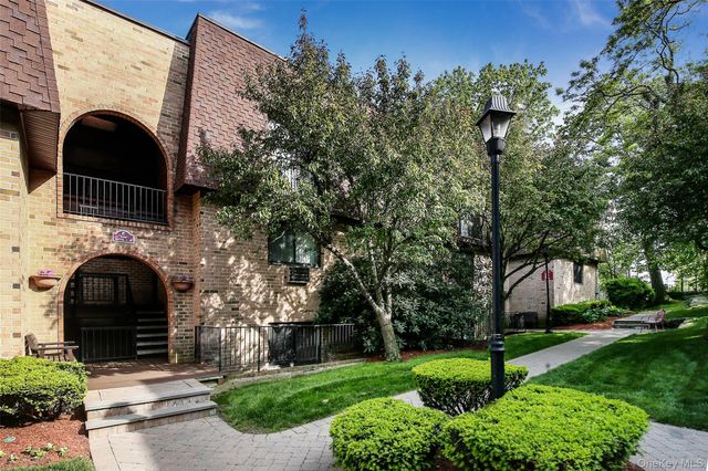 356 Central Park Avenue E10, Scarsdale, NY 10583