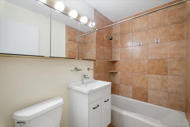 356 Central Park Avenue E10, Scarsdale, NY 10583