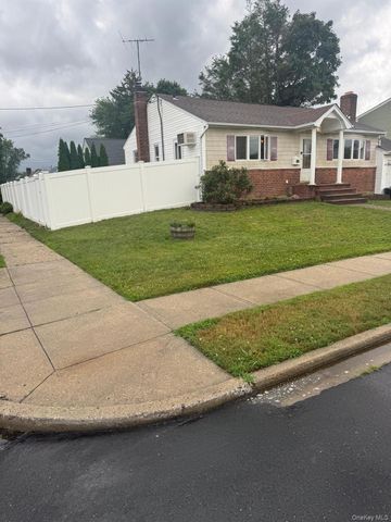 14 Larch Street, Hicksville, NY 11801