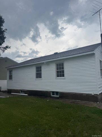 14 Larch Street, Hicksville, NY 11801