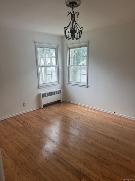 14 Larch Street, Hicksville, NY 11801 — photo 3