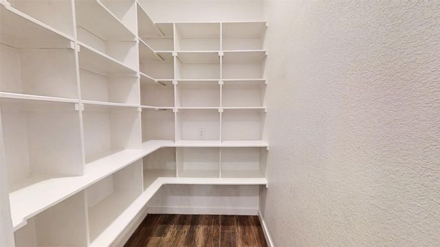 2405 Vineyard Drive, Granbury, TX 76048