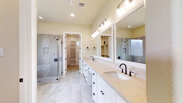 2405 Vineyard Drive, Granbury, TX 76048