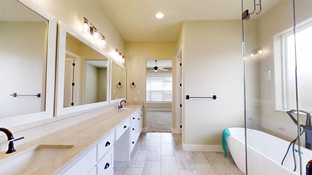 2405 Vineyard Drive, Granbury, TX 76048