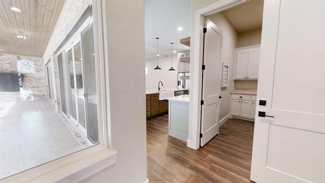 2405 Vineyard Drive, Granbury, TX 76048