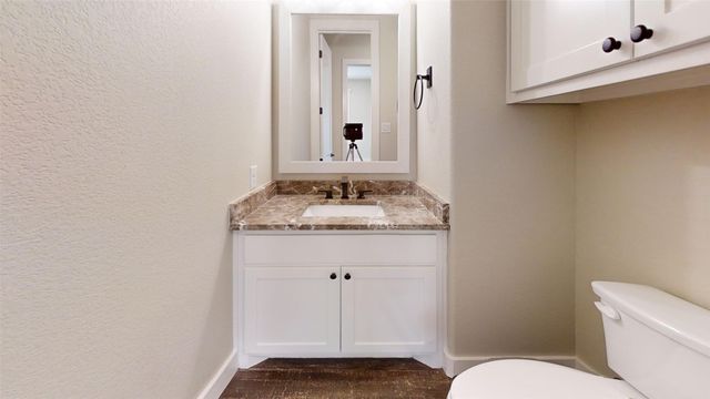 2405 Vineyard Drive, Granbury, TX 76048