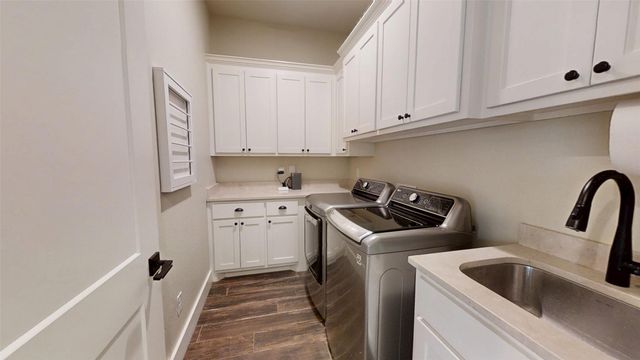 2405 Vineyard Drive, Granbury, TX 76048