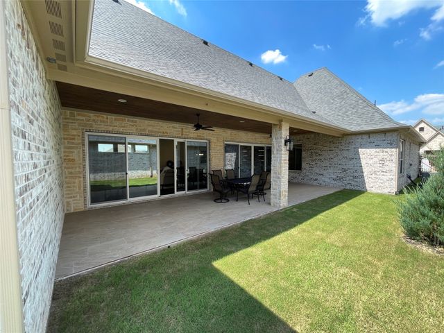 2405 Vineyard Drive, Granbury, TX 76048