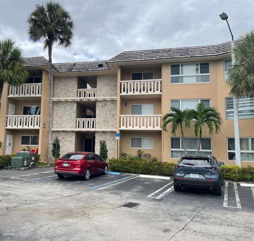 7430 Miami Lakes Dr E210, Miami Lakes, FL 33014