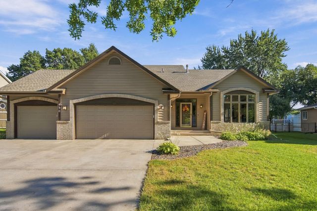 490 Hawthorn Road, Lino Lakes, MN 55014