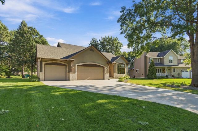 490 Hawthorn Road, Lino Lakes, MN 55014