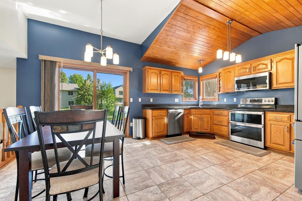 490 Hawthorn Road, Lino Lakes, MN 55014 — photo 5