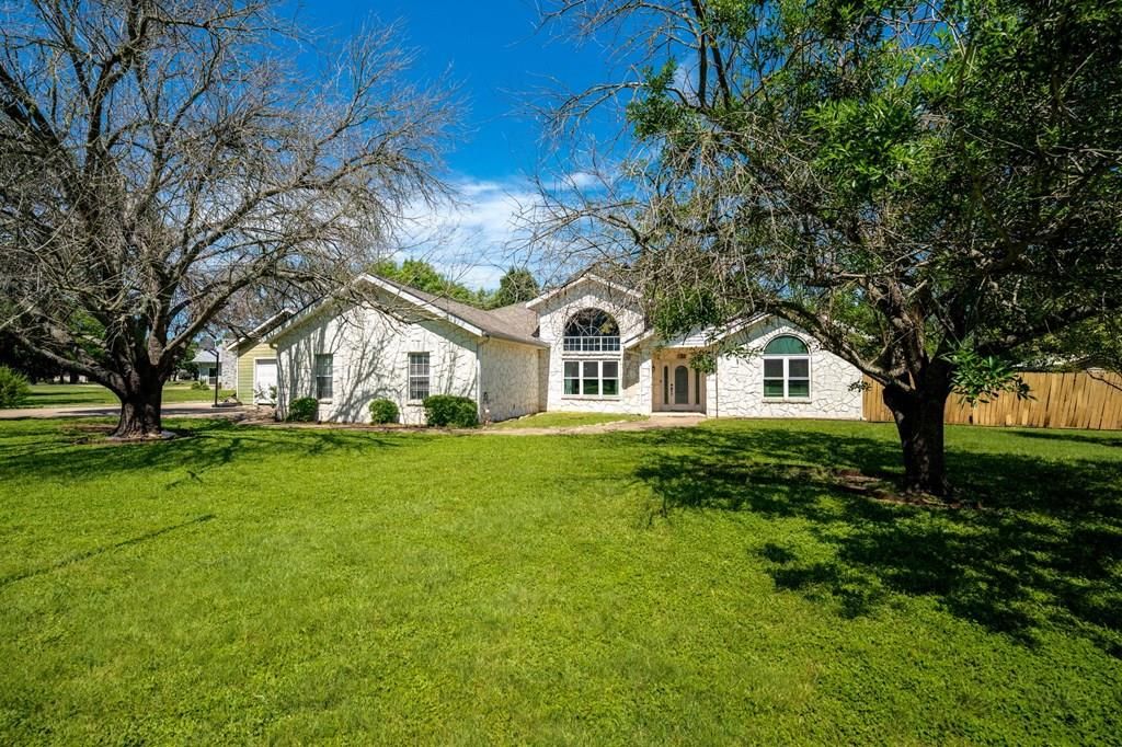 132 E Tall Timber, Kerrville, TX 78028