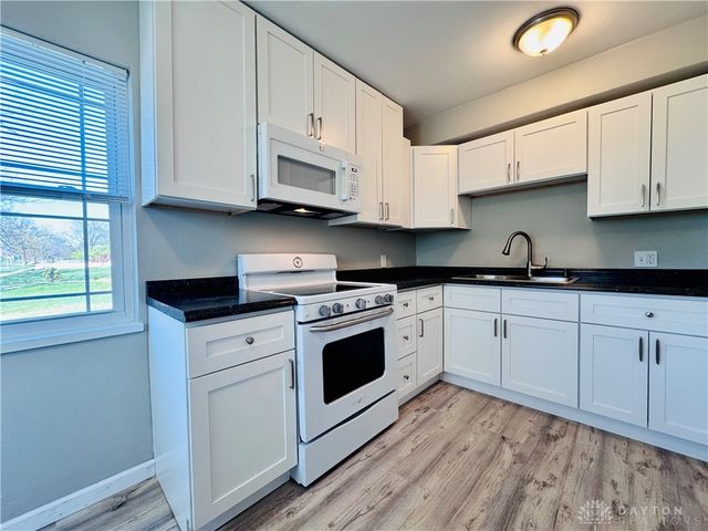 2725 Shroyer Road, Oakwood, OH 45419