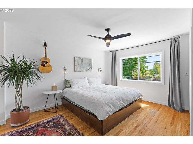 7635 Se MARKET St, Portland, OR 97215