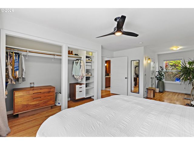 7635 Se MARKET St, Portland, OR 97215