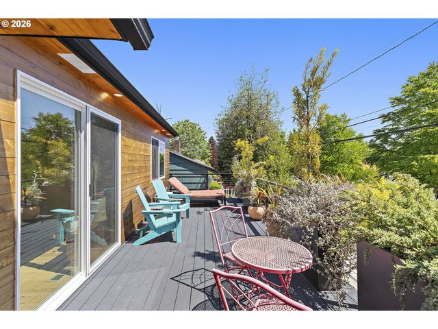 7635 Se MARKET St, Portland, OR 97215