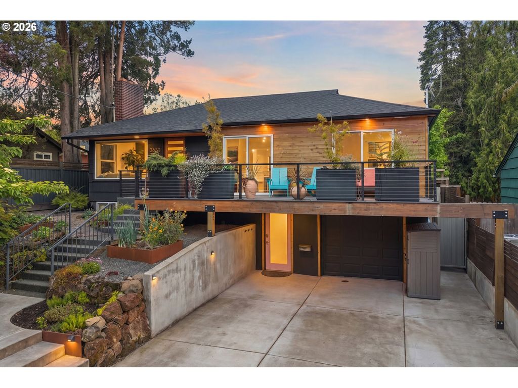 7635 Se MARKET St, Portland, OR 97215