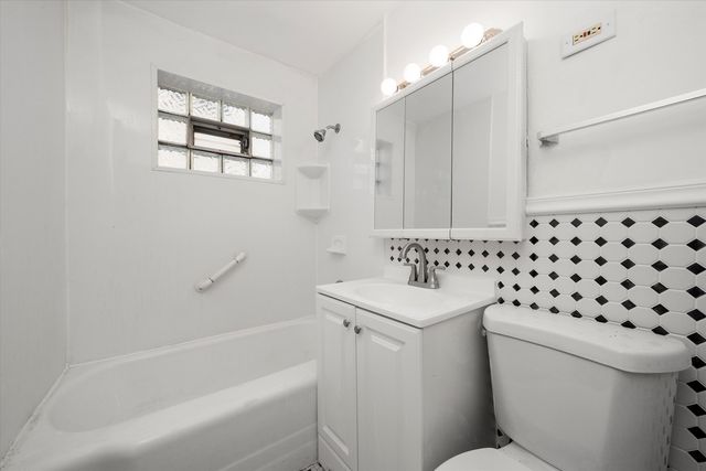 12216 S Carpenter Street, Chicago, IL 60643