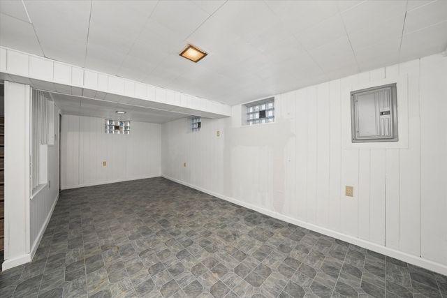 12216 S Carpenter Street, Chicago, IL 60643