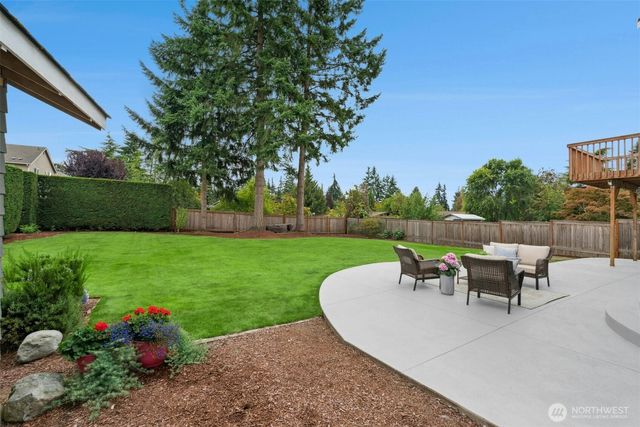 1132 Crawford Rd, Lynnwood, WA 98036