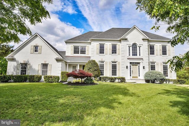 43820 CHURCHILL GLEN DR, Chantilly, VA 20152