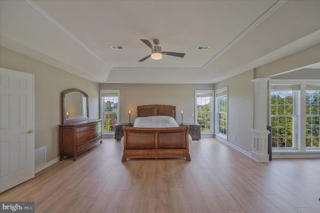 43820 CHURCHILL GLEN DR, Chantilly, VA 20152