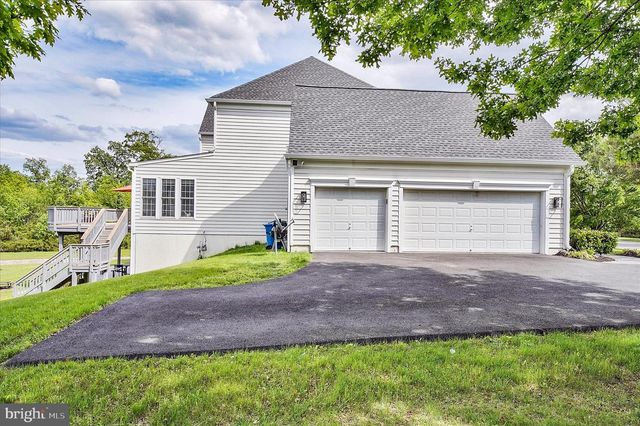 43820 CHURCHILL GLEN DR, Chantilly, VA 20152