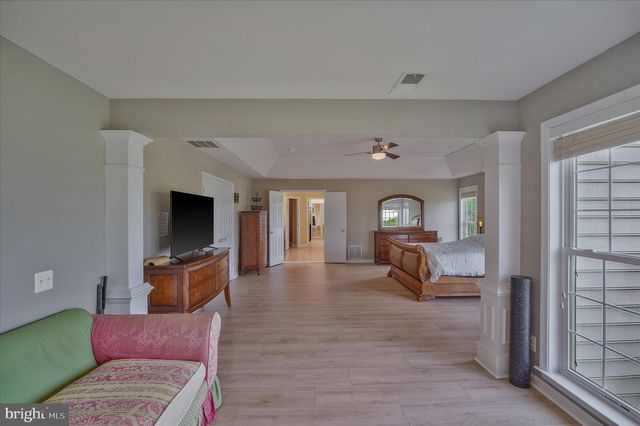 43820 CHURCHILL GLEN DR, Chantilly, VA 20152