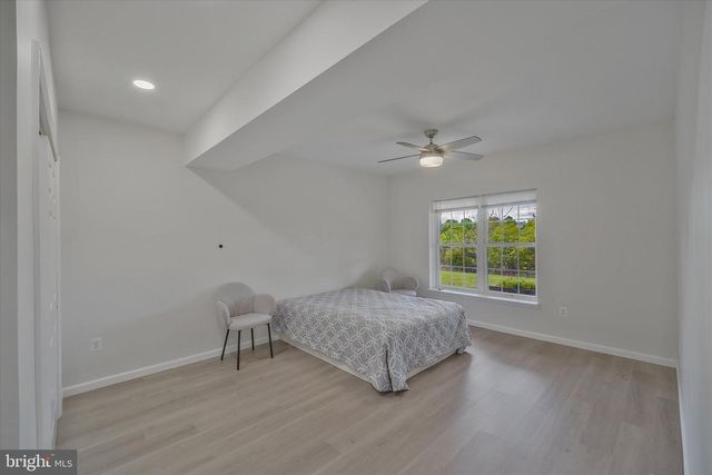 43820 CHURCHILL GLEN DR, Chantilly, VA 20152