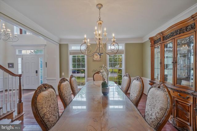 43820 CHURCHILL GLEN DR, Chantilly, VA 20152