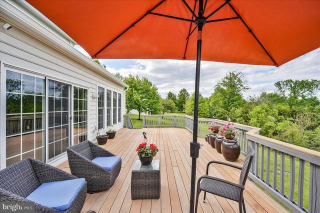 43820 CHURCHILL GLEN DR, Chantilly, VA 20152