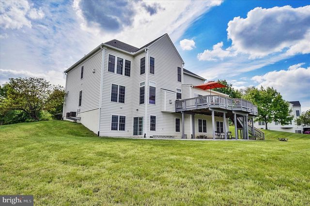 43820 CHURCHILL GLEN DR, Chantilly, VA 20152