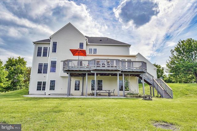 43820 CHURCHILL GLEN DR, Chantilly, VA 20152